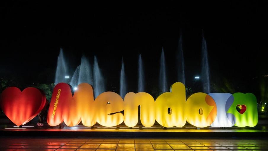 Departamento Altos Plaza Independencia Ubicadisimo!! Apartment เมนโดซา ภายนอก รูปภาพ